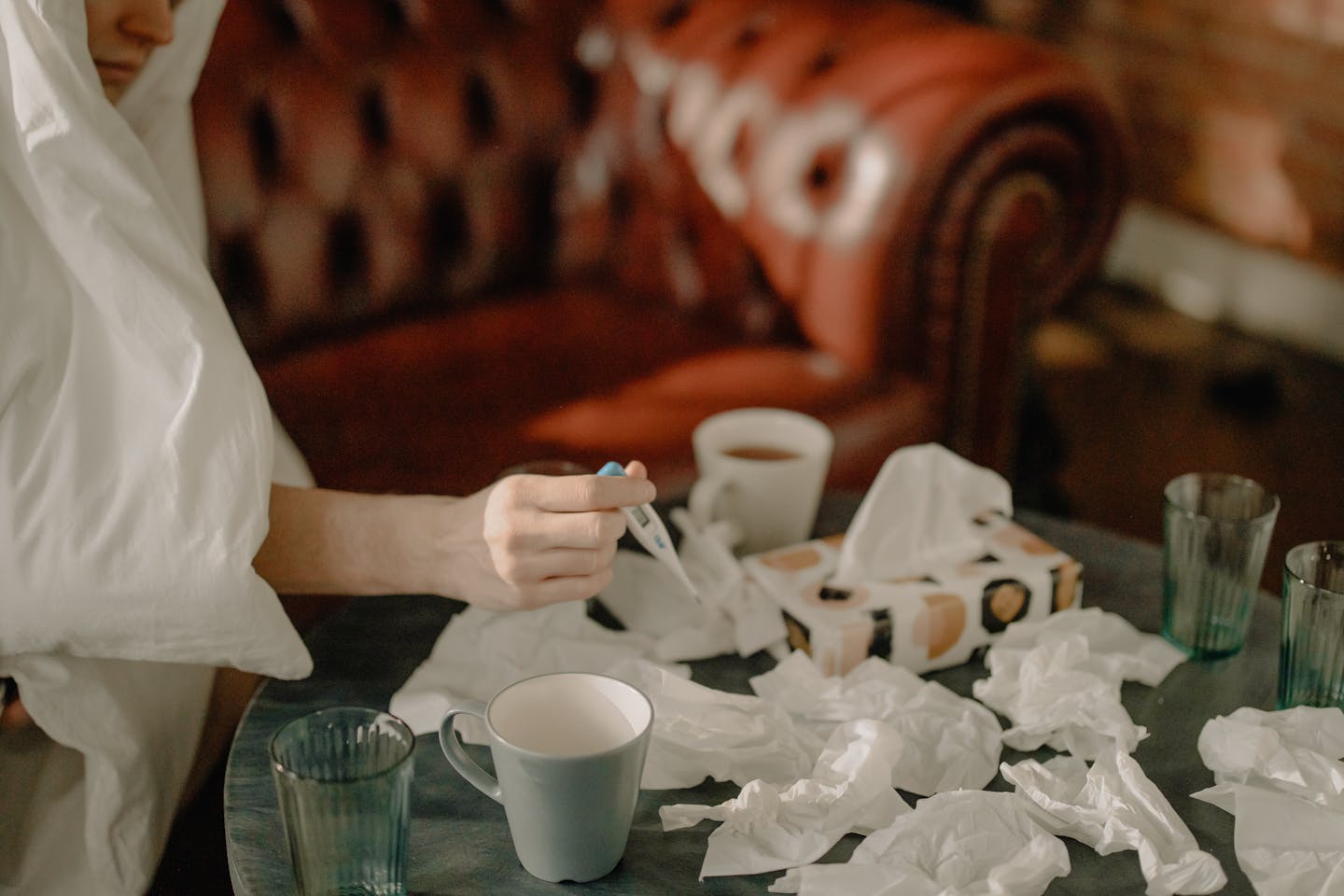 Bo interventni zakon naredil konec zlorabam bolniškega staleža?