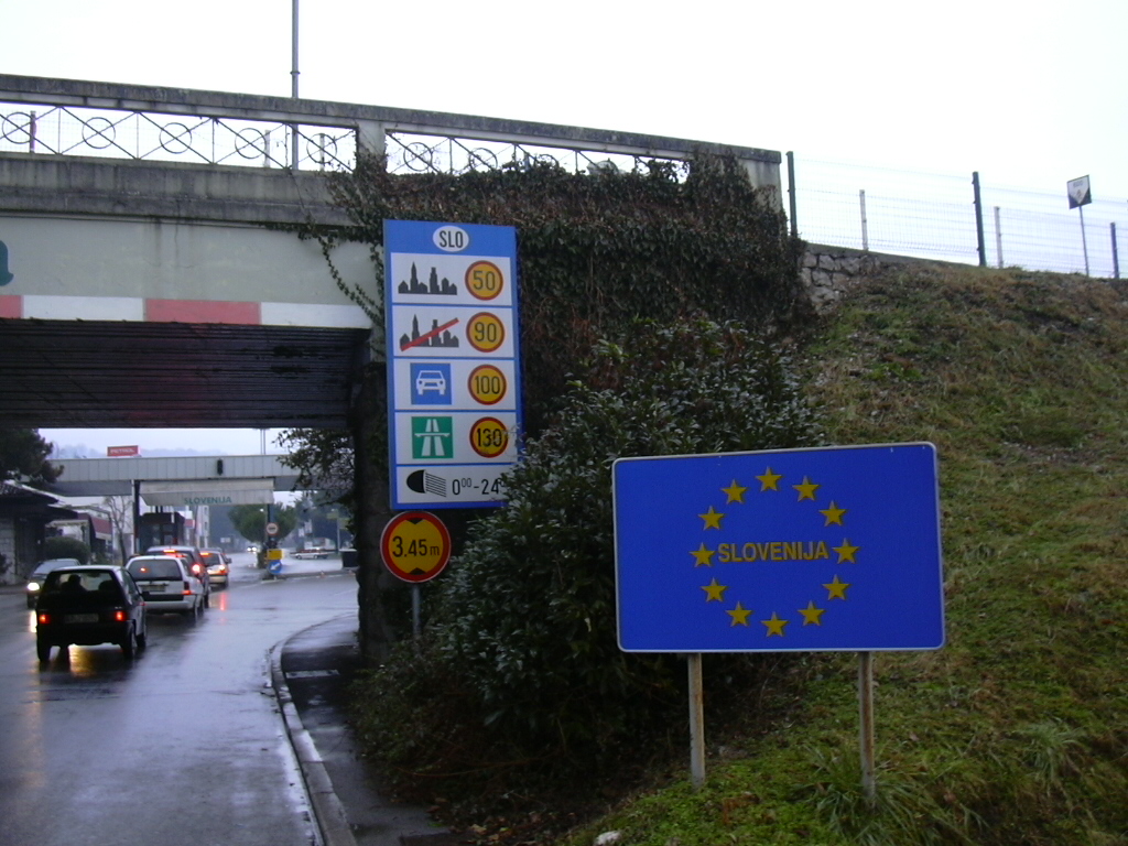 Italija bi prekinila schengenski sporazum, Slovenije pa niso niti obvestili
