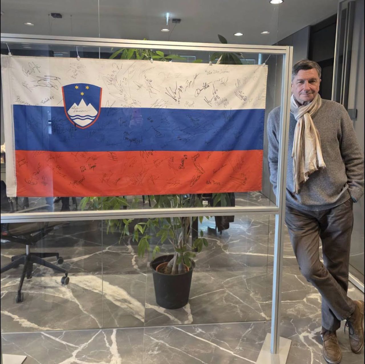Borut Pahor bo na dražbi prodajal delček slovenske zgodovine