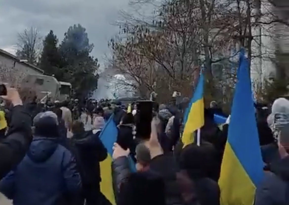 Propadel tudi drugi poskus evakuacije civilistov iz obleganega Mariupola