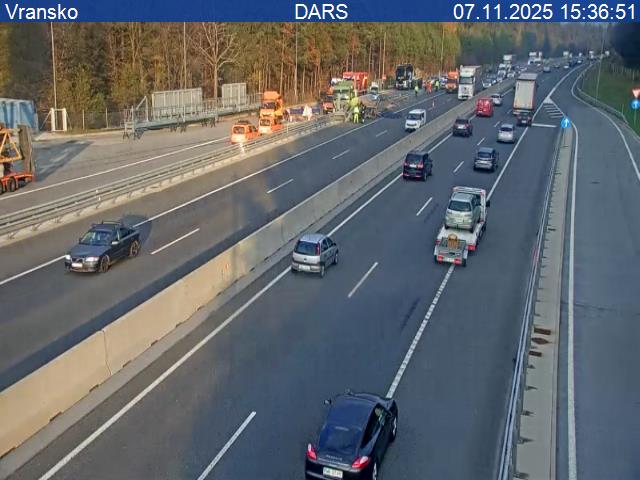 FOTO: Prometna nesreča ustvarila dolg zastoj na štajerski avtocesti