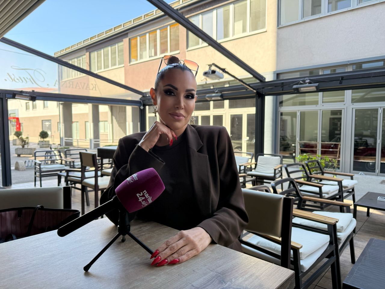 Carmen Osovnikar brez filtra o Kmetiji:  “Šli sva do produkcije, ker je šlo za psihično nasilje”
