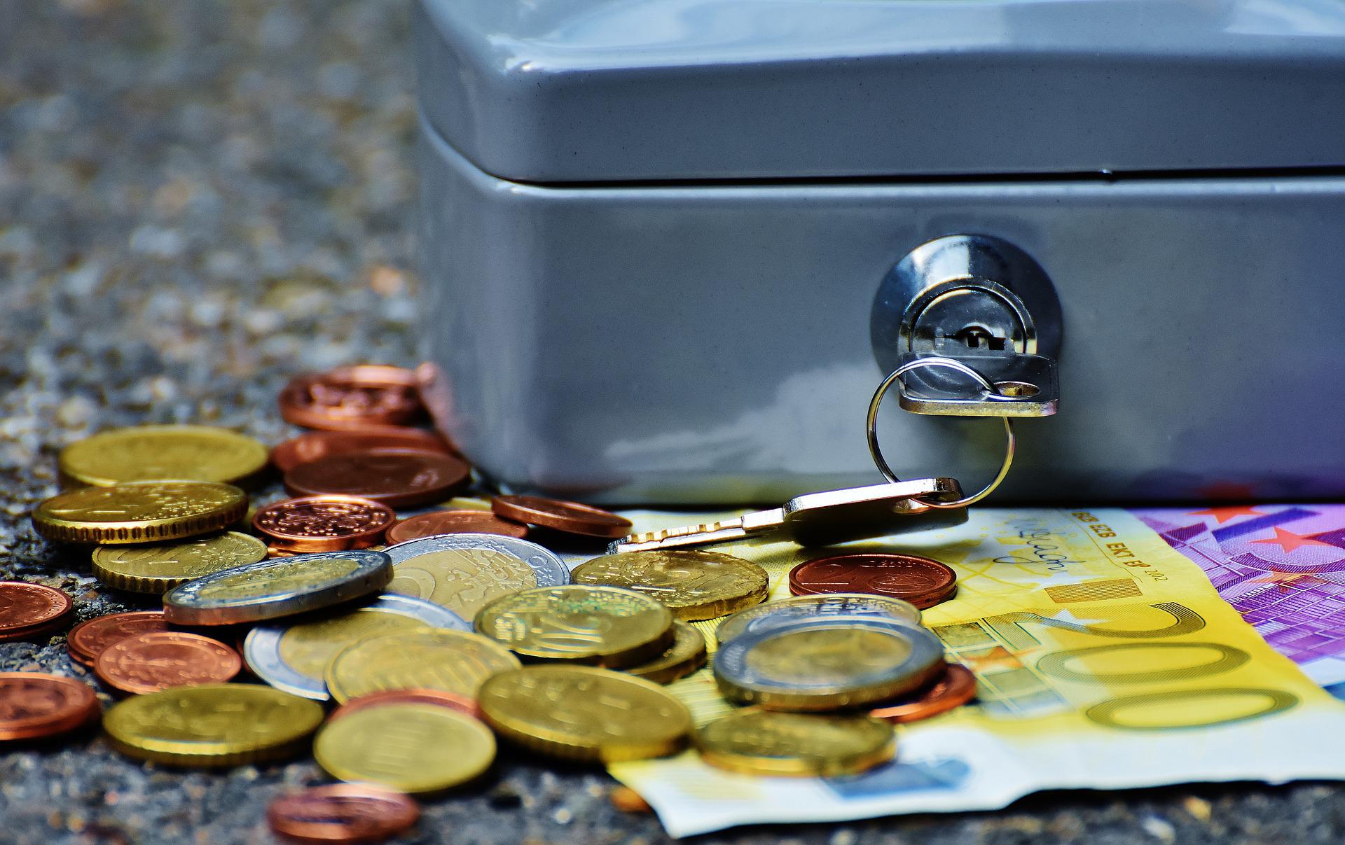 Fiskalni svet kritičen do koalicijske podobe, opozarjajo na javnofinančne posledice