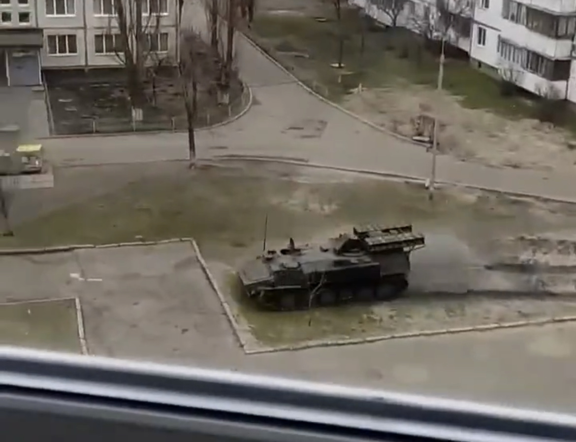 Na severu Kijeva streljanje in eksplozije