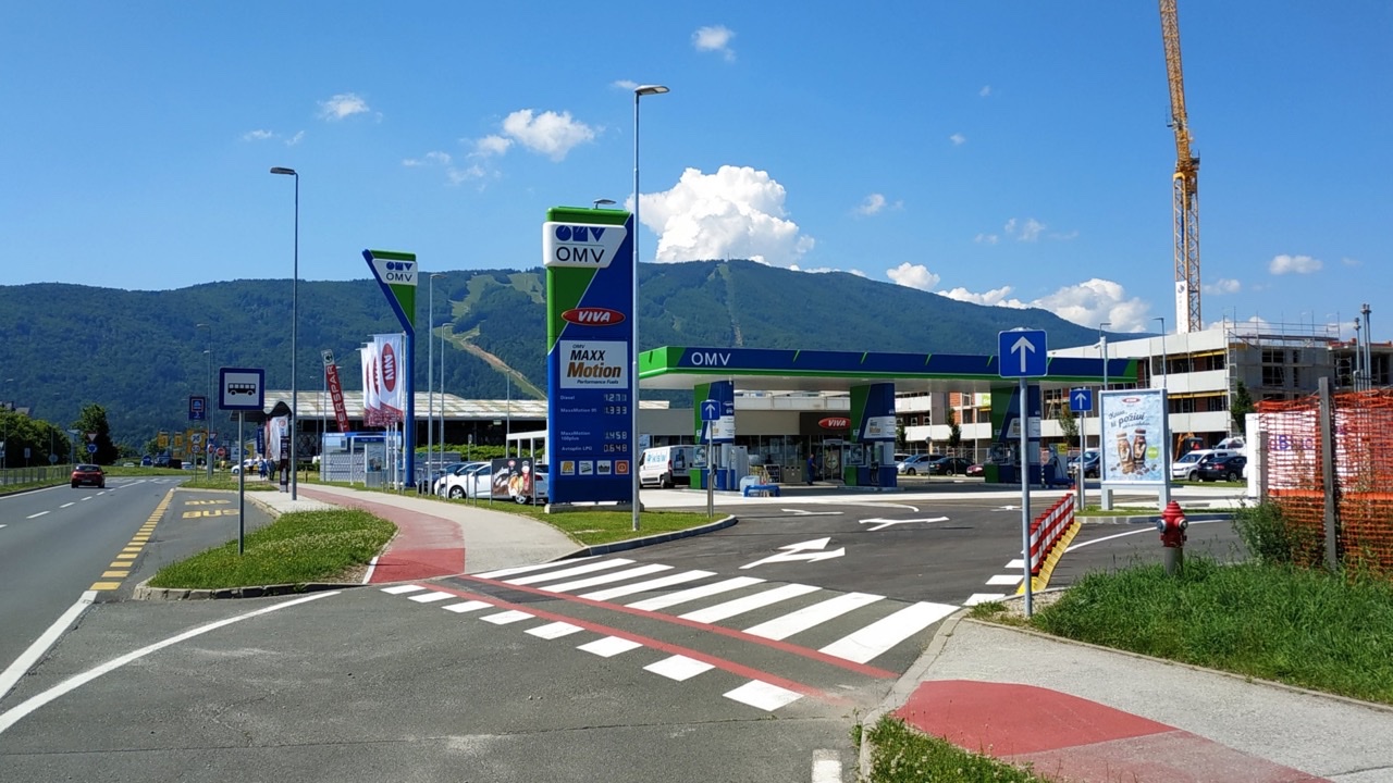 Ali Sloveniji zaradi &#8220;mehanskega incidenta&#8221; grozi pomanjkanje bencina?