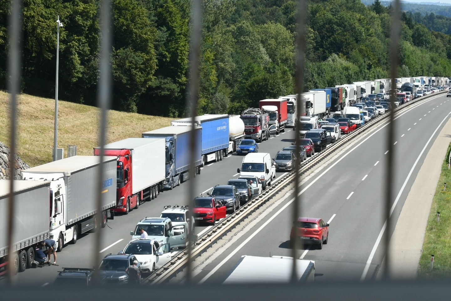 Dražje cestnine v 2026: Nova dajatev za onesnaževanje in hrup