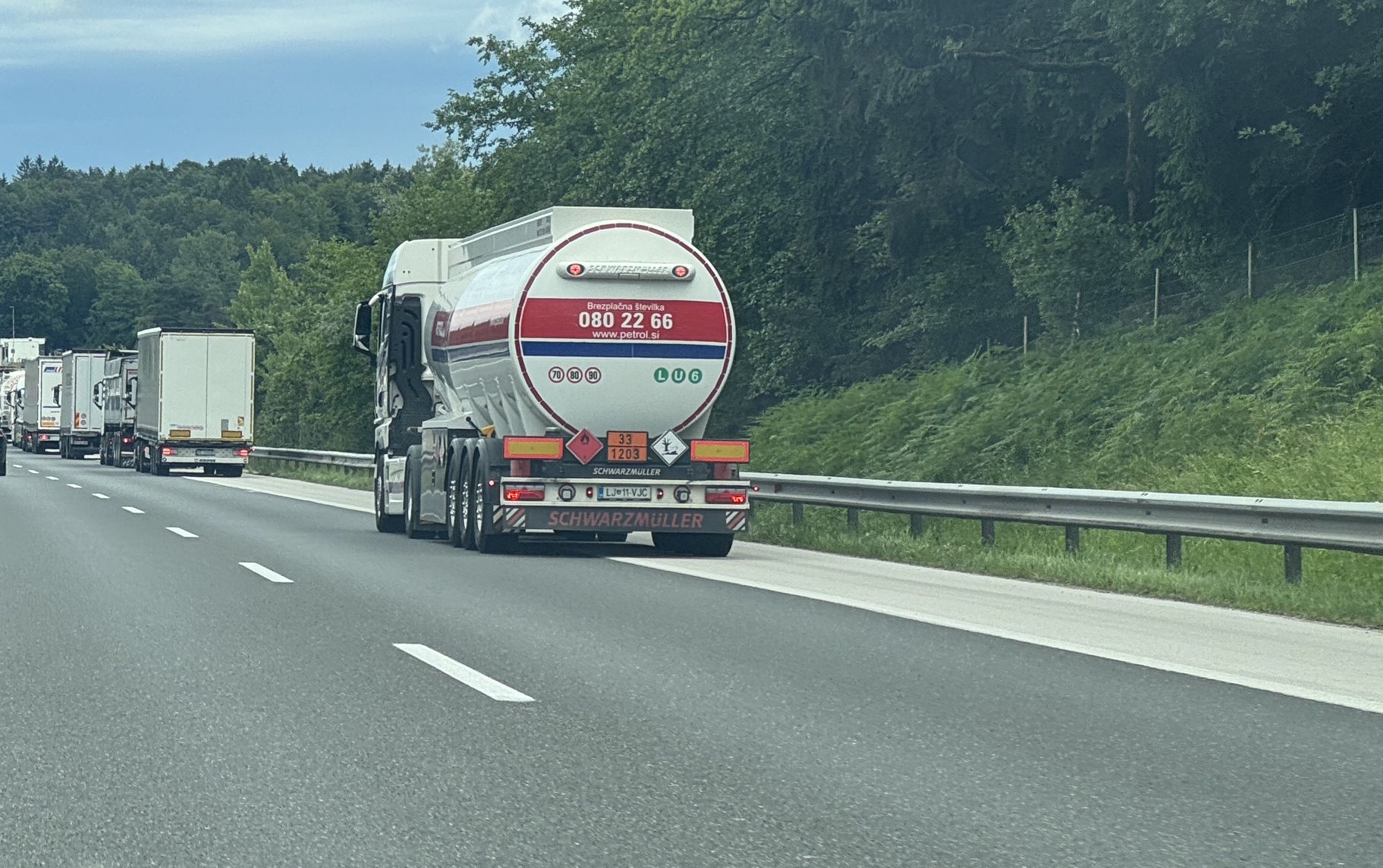 Kurilno olje, bencin in dizel občutno cenejši