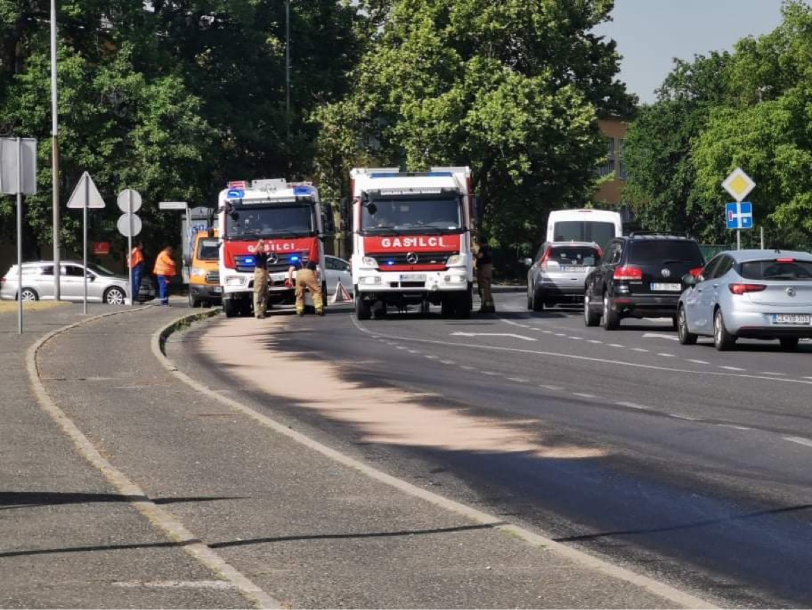 FOTO: Na Teznem prišlo do razlitja nevarne snovi