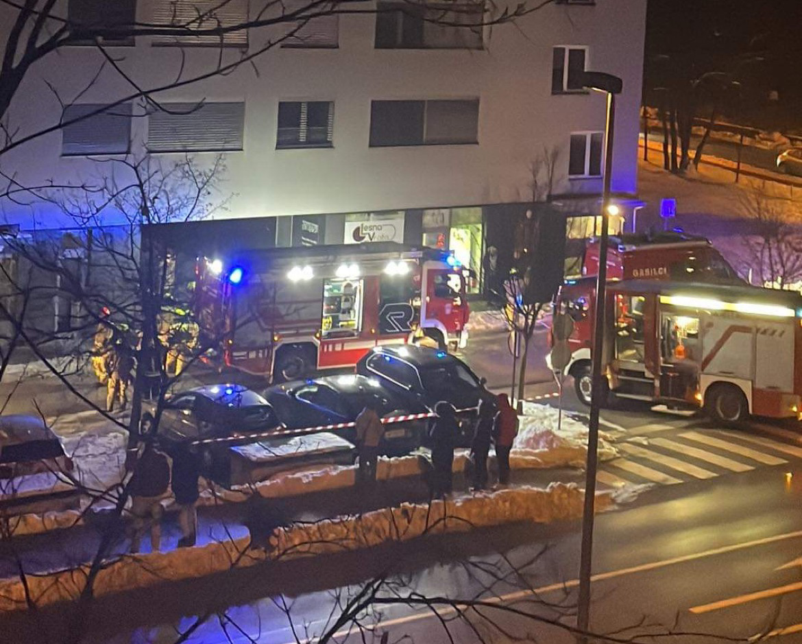 FOTO: Znanih več podrobnosti včerajšnjega močne eksplozije na Ljubljanski ulici