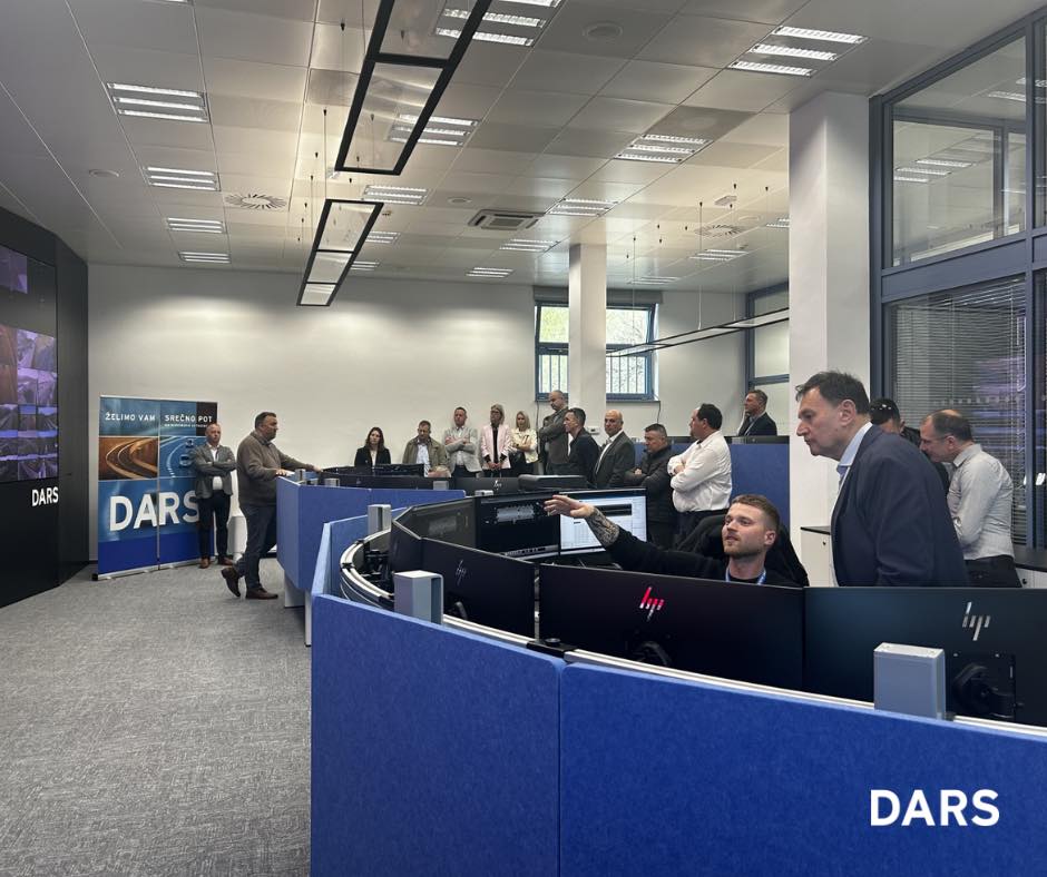 FOTO: DARS v Mariboru odprl nov nadzorni center, ki 24 ur na dan bdi nad 250 kilometri cest