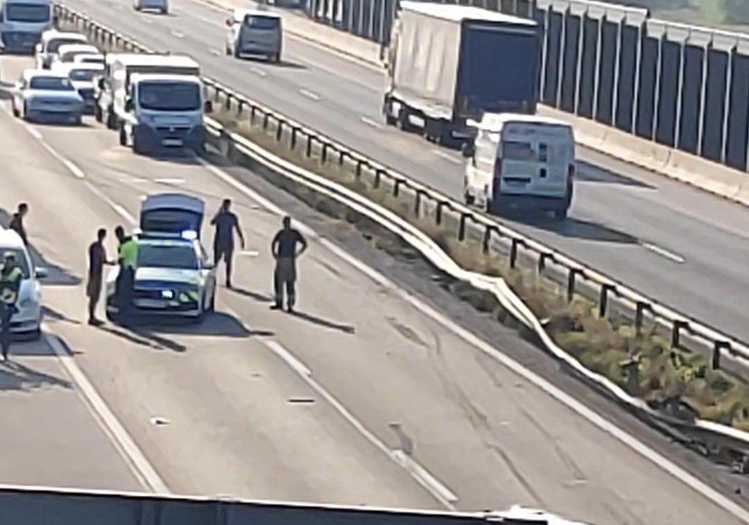 FOTO: Voznik pobegnil? Policija išče očividce prometne nesreče na štajerski avtocesti