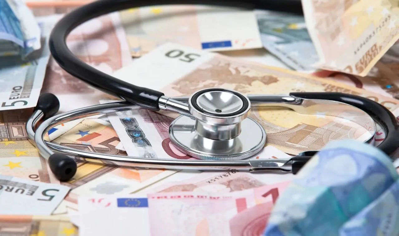 Varčevalni načrt ZZZS: Prihranki pri zdravilih in nove obveznosti za bolnike