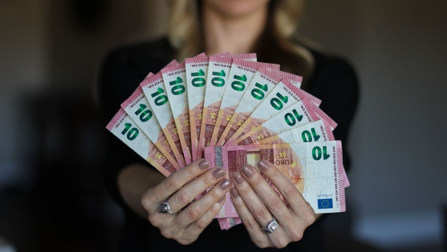 Spreminja se višina denarnih nadomestil: Vas zanima, koliko boste prejemali?