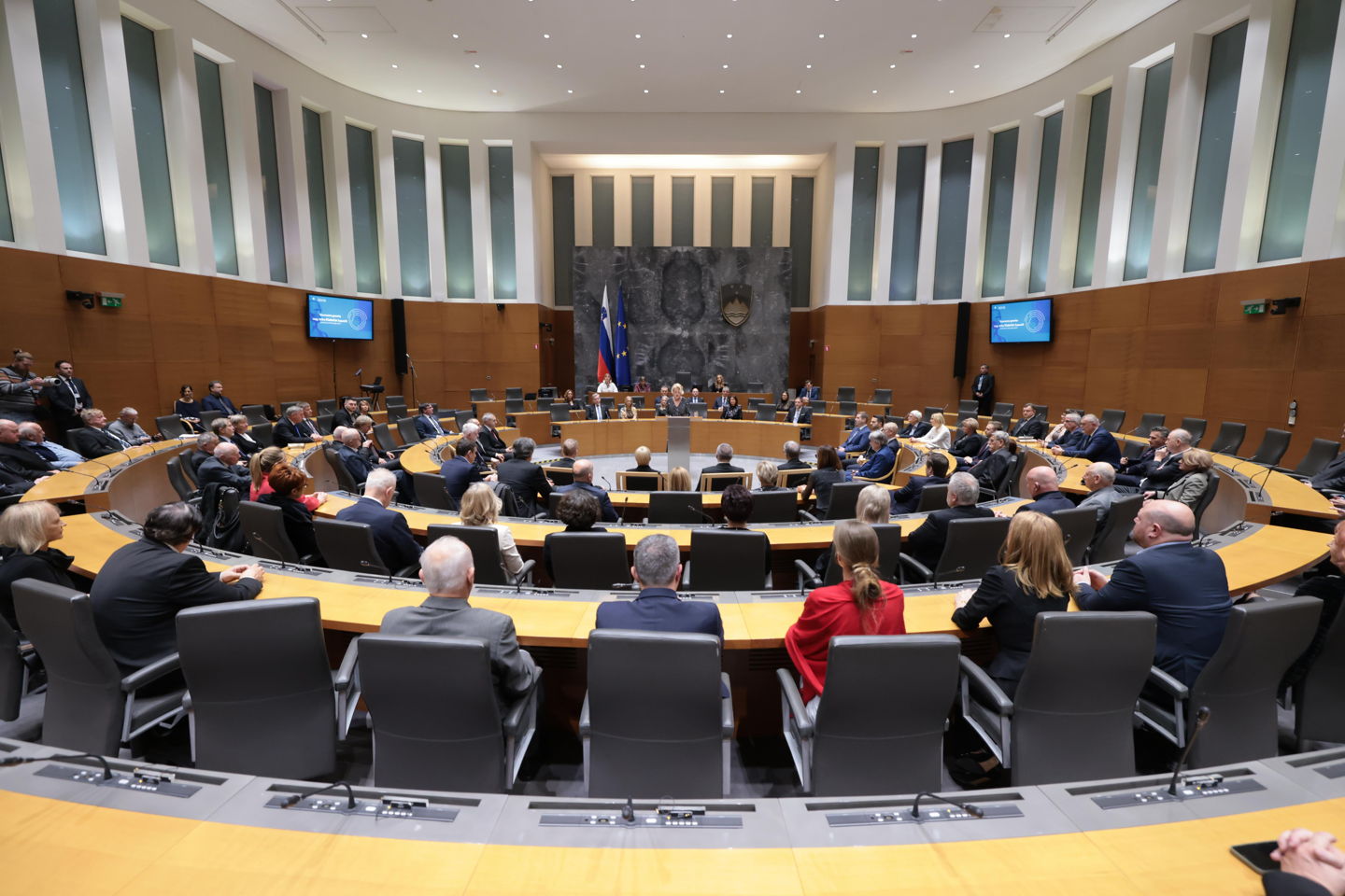 ANKETA: Če bi bile državnozborske volitve danes, katero stranko bi podprli?