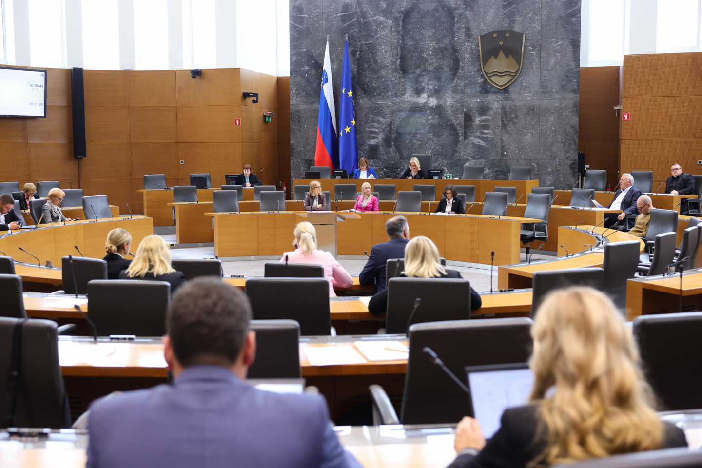 Pester teden v državnem zboru: Razprava o vinjetah, digitalizaciji zdravstva in zakonu o konoplji