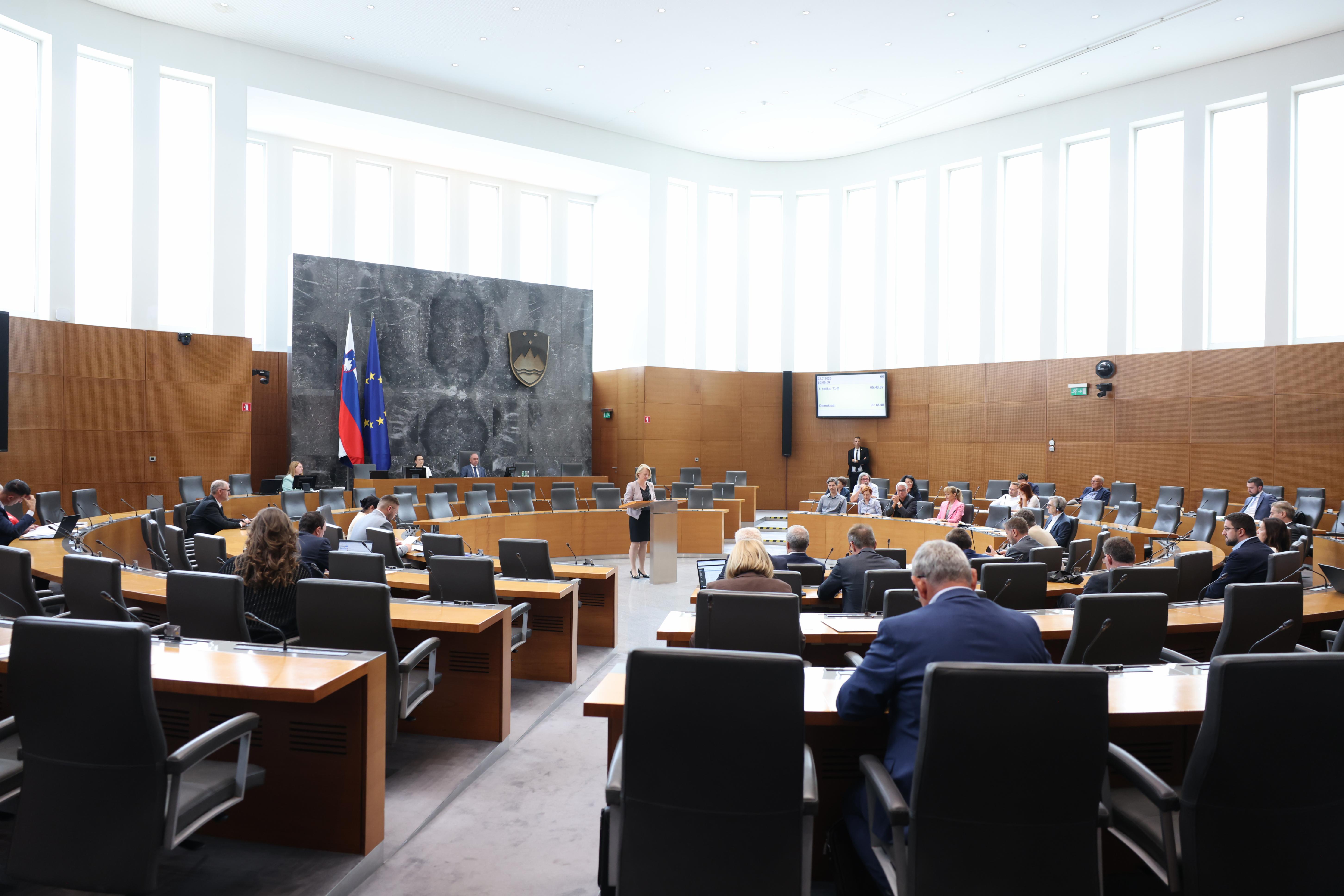 Skoraj 60 odstotkov Slovencev meni, da je delo trenutne vlade neuspešno