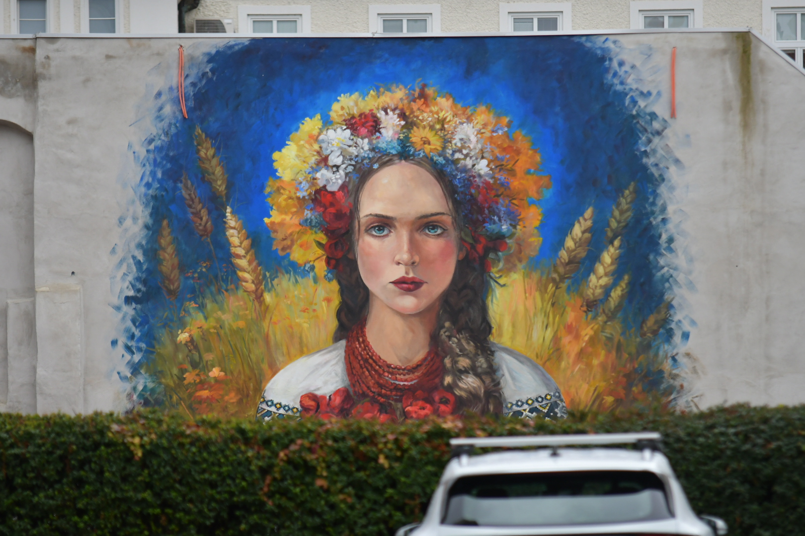 FOTO: S stensko umetnino v središču Maribora se Ukrajinci zahvaljujejo državi