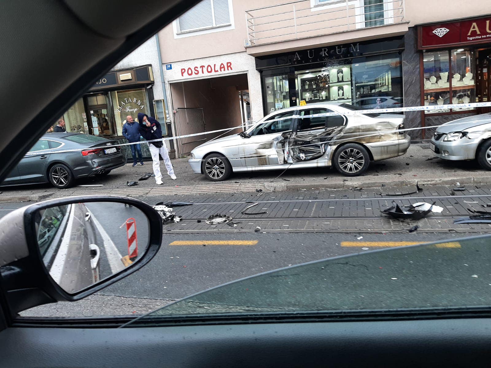 FOTO in VIDEO: Audi pokosil vse pred seboj