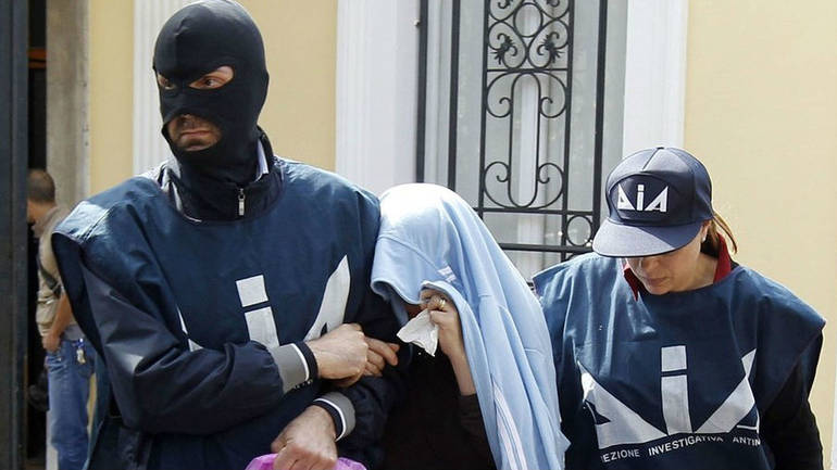 V Italiji prijeli 104 člane mafijske združbe in zasegli več kot tono kokaina