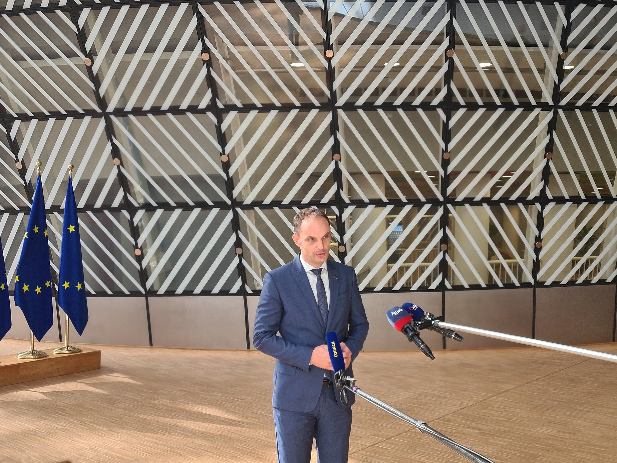 V ponedeljek srečanje zunanjih ministrov Slovenije, Hrvaške in Italije