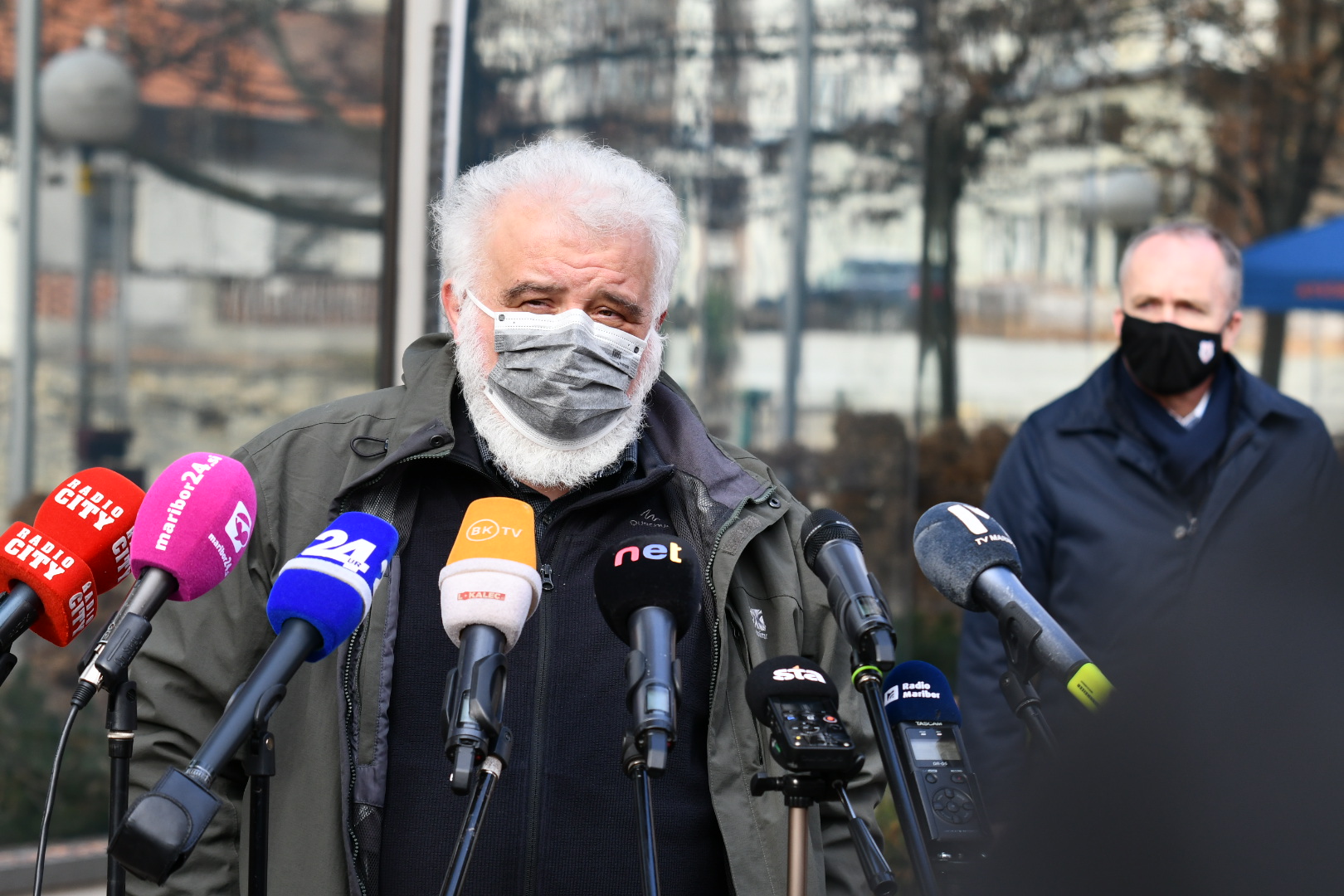 NIJZ bi moral biti učinkovitejši pri zagotavljanju podatkov o čakalnih dobah