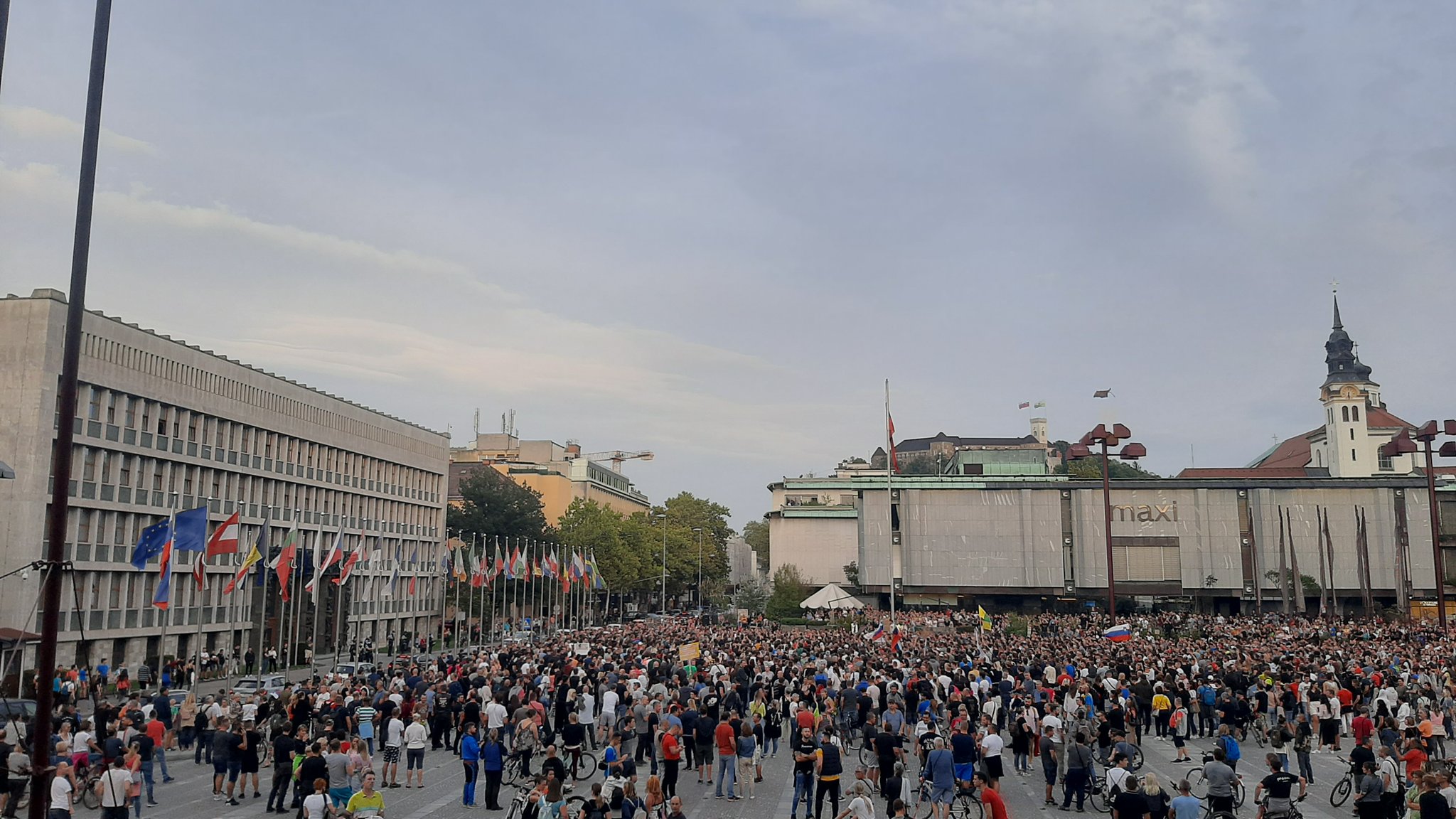 Organizator sredinega shoda Stevanović: Izgredi in sam shod nimata popolnoma nič skupnega