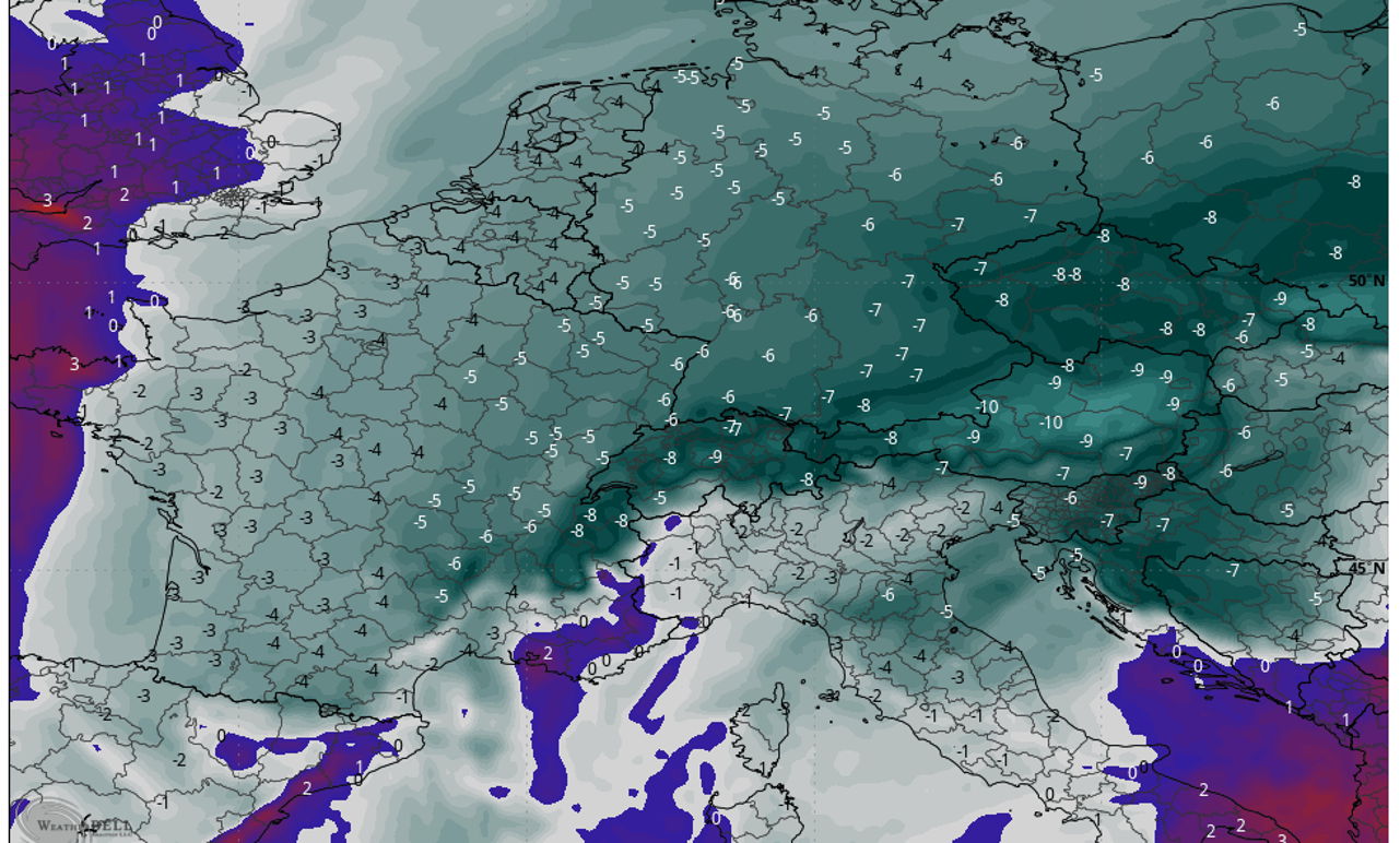 Hladen konec tedna bo prešel v vremenski preobrat z atlantsko motnjo, ki prinaša ...