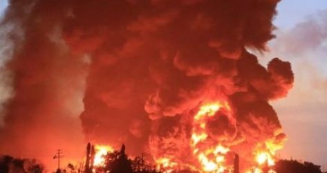 V Nigeriji eksplozija v skladišču nafte, umrlo več kot sto ljudi