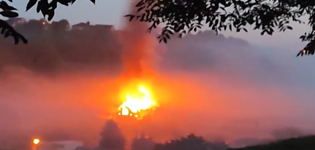FOTO in VIDEO: Blizu ukrajinske meje odjeknila vrsta eksplozij, ubiti najmanj trije ljudje