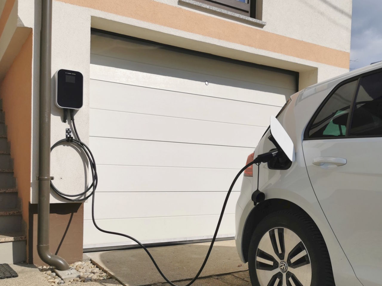 Električni avto ni za vsakogar: Komu se nakup res splača?