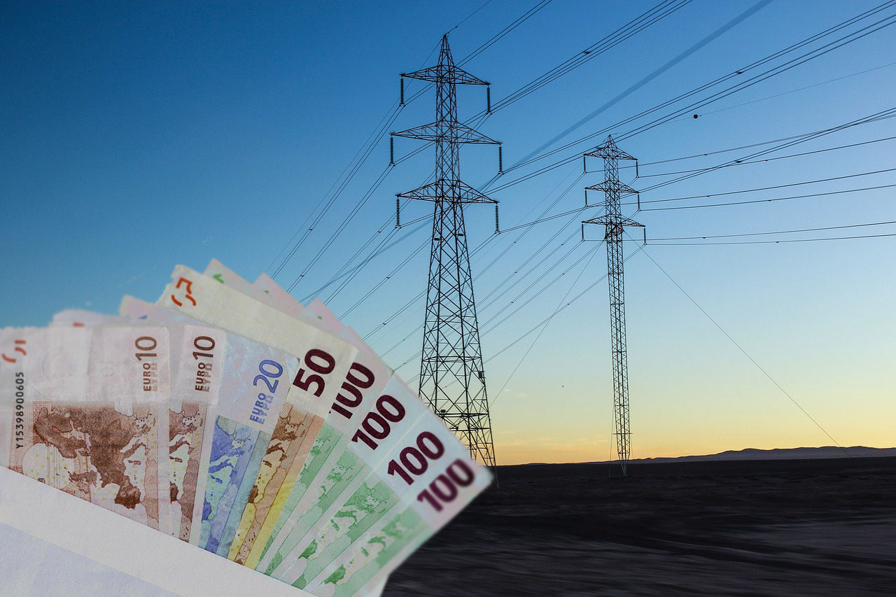 Bo vlada nehala regulirati cene tako elektrike kot plina?