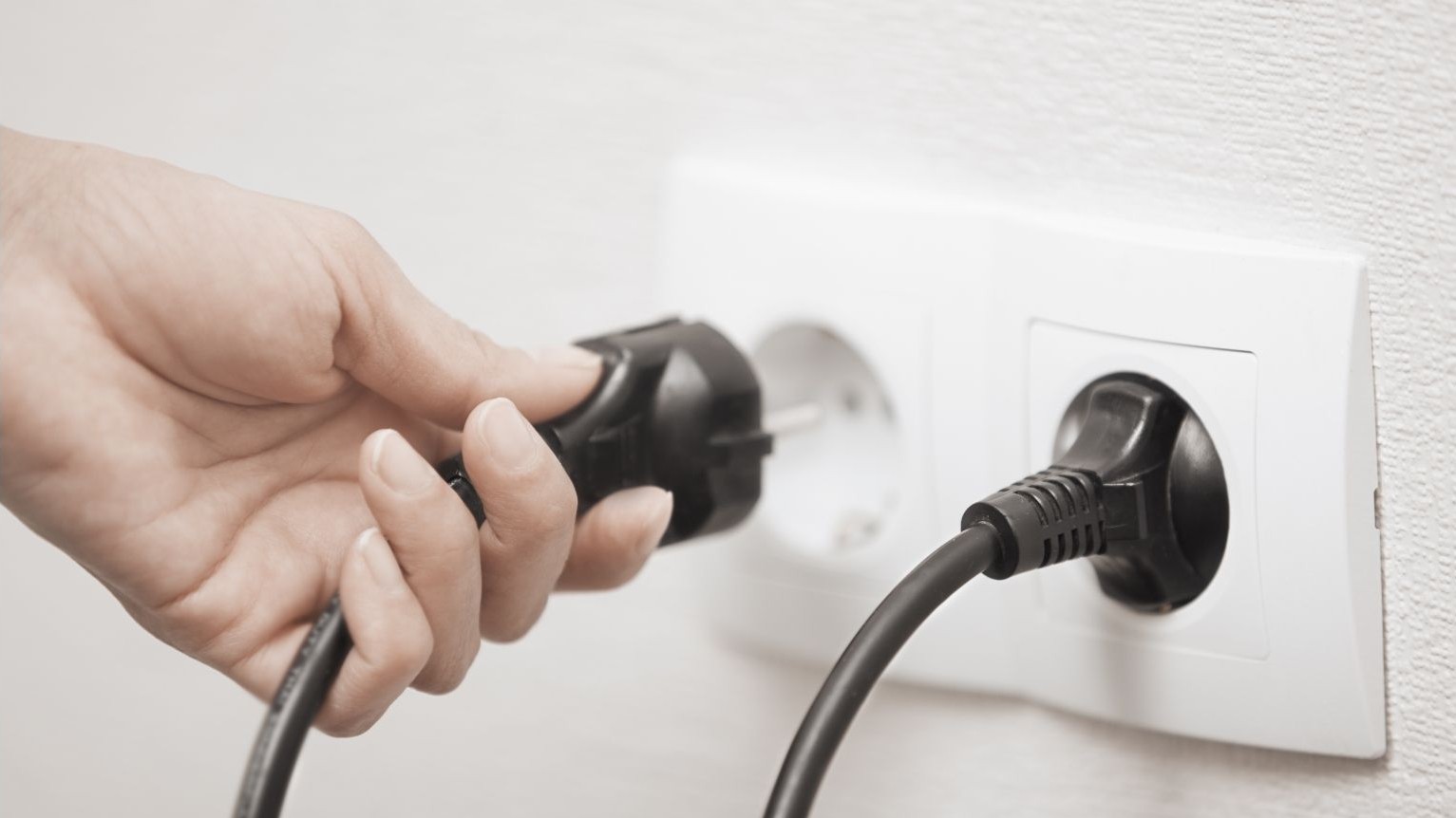 Konec javne razprave o novi omrežnini: Kaj se obeta na računih za elektriko za gospodinjstva?