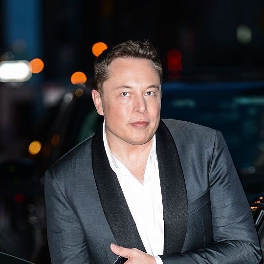 Musk po nakupu Twitterja prodal za štiri milijarde Teslinih delnic