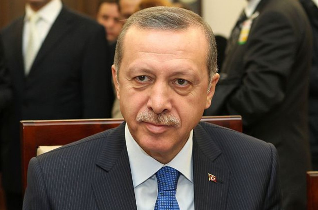 Erdogan vodi v drugem krogu predsedniških volitev