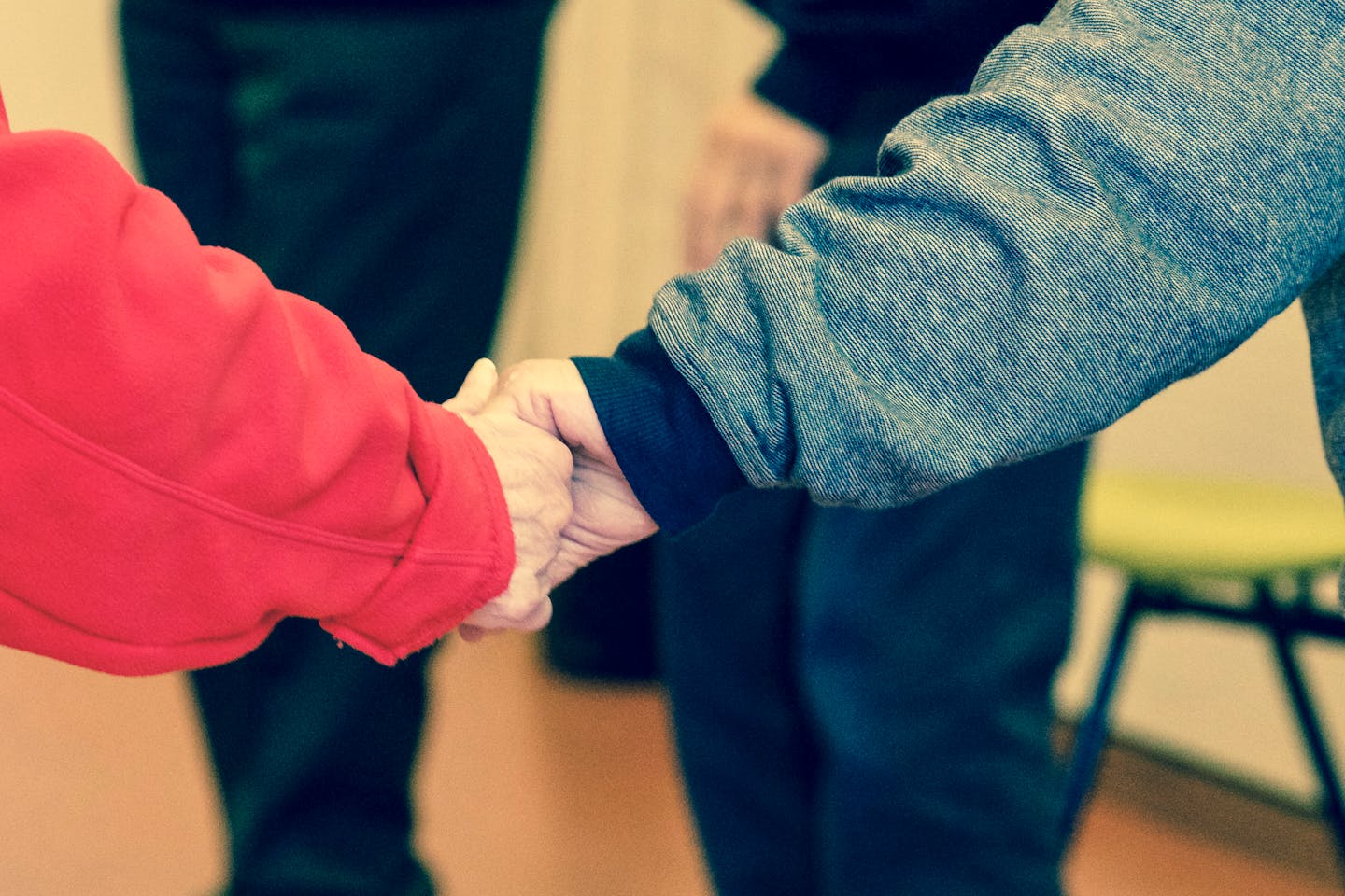 Po evtanazijo v tujino: Bi morala vlada pomagati umirajočim?