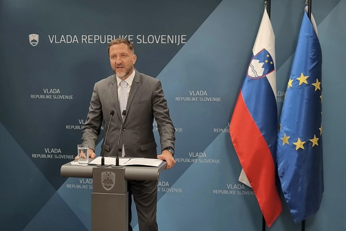 Z rebalansom proračuna do pol milijarde evrov za obnovo po poplavah