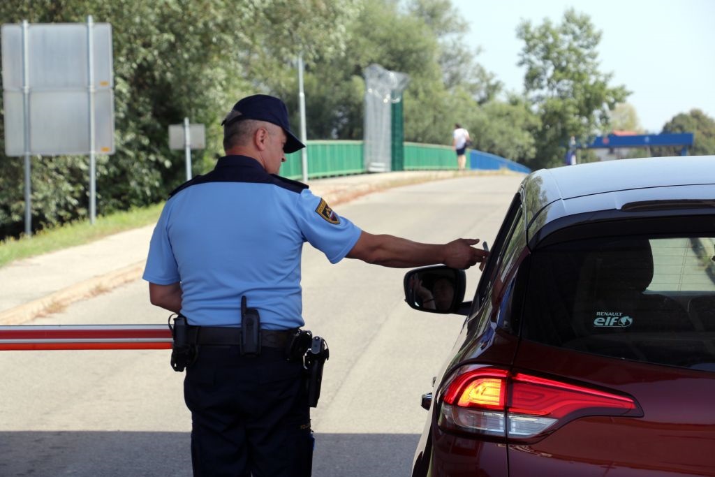 Policija predlaga podaljšanje nadzora na mejah s Hrvaško in Madžarsko še za 20 dni