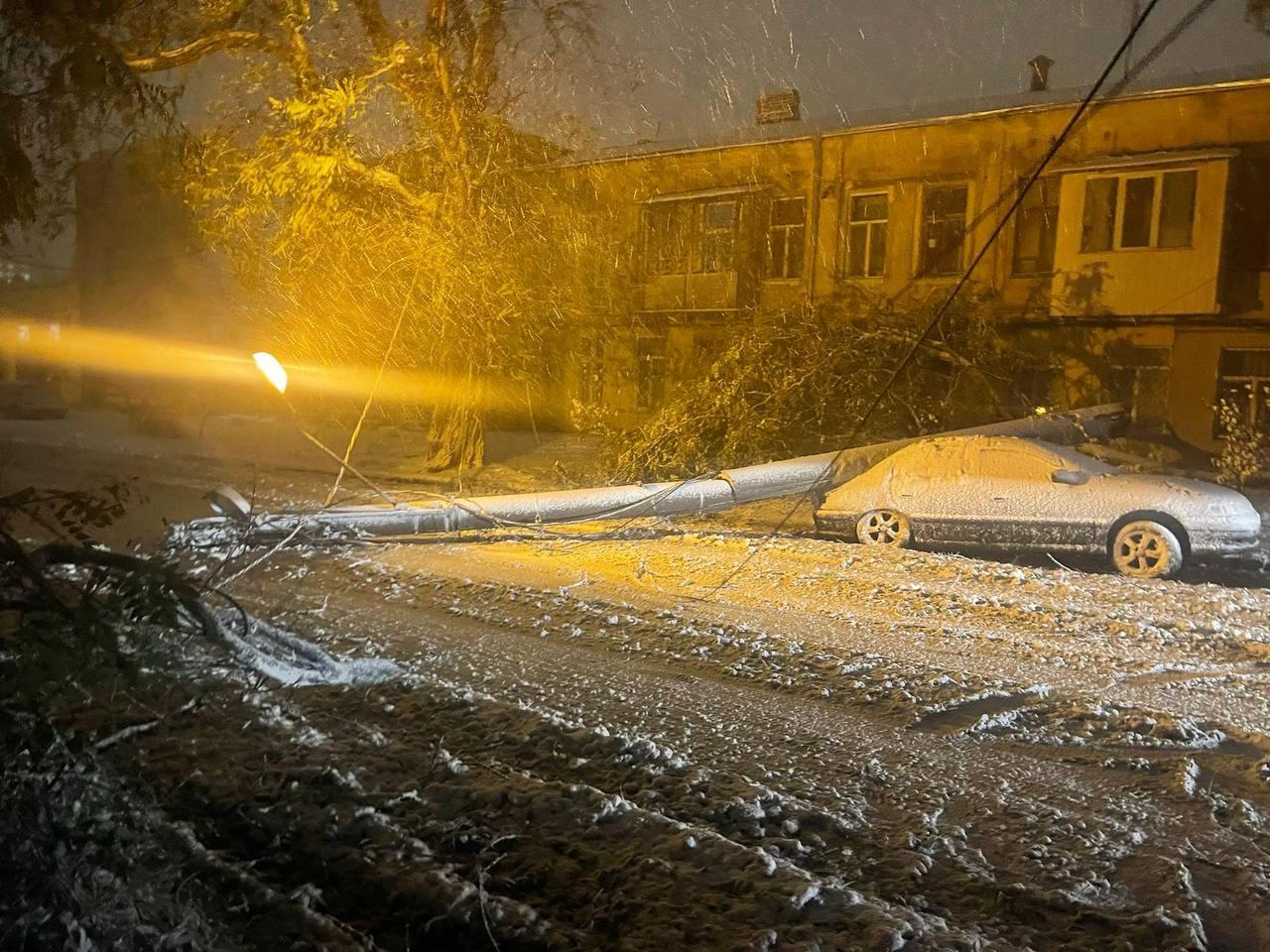 FOTO in VIDEO: Snežno neurje na vzhodu Evrope terjalo najmanj sedem smrtnih žrtev