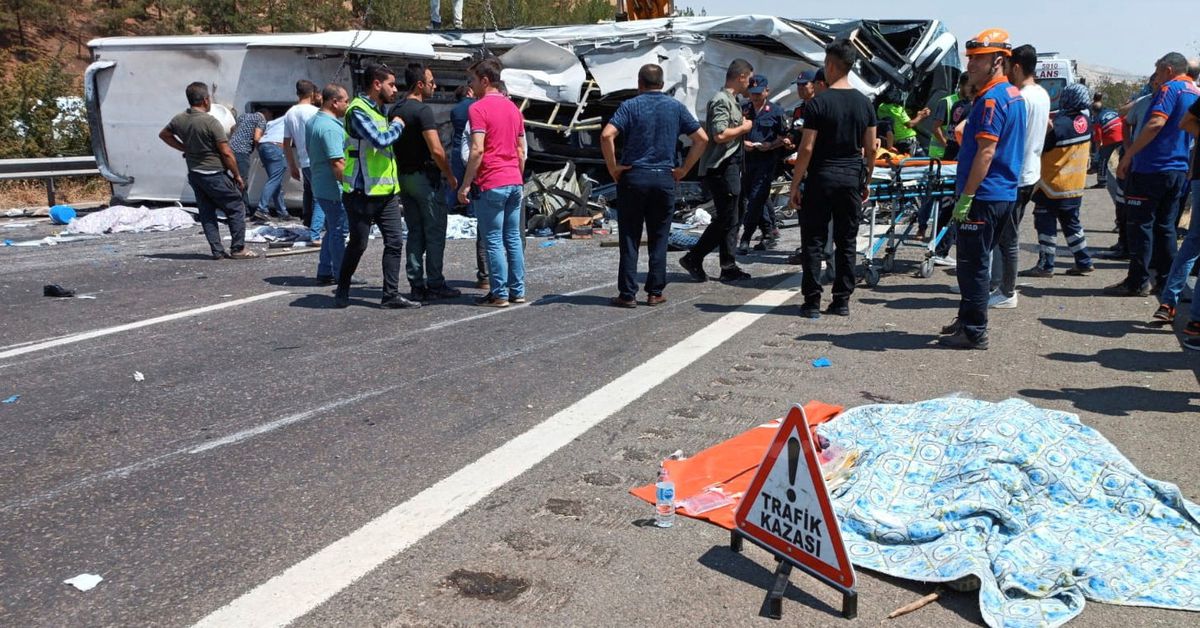 V Turčiji tovornjak zapeljal v množico &#8211; 16 mrtvih