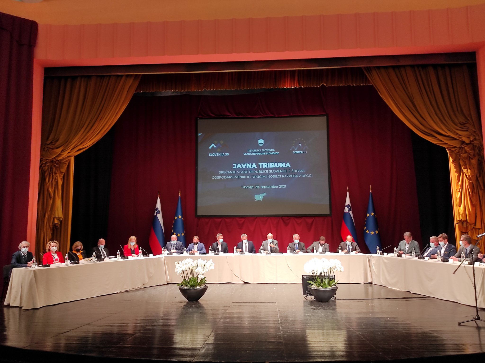 V Trbovljah več sto protestnikov z vzkliki zahteva odstop vlade