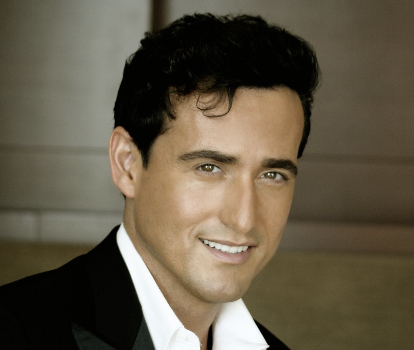 Umrl član skupine Il Divo Carlos Marin