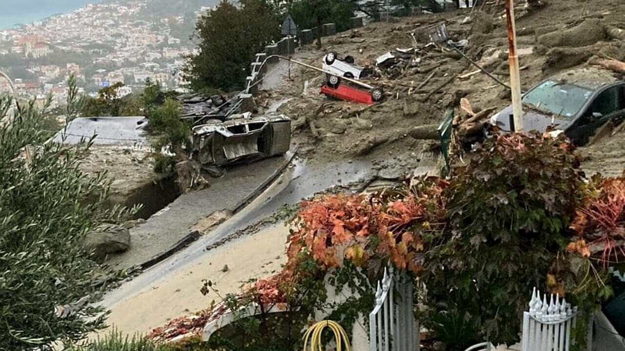 FOTO in VIDEO: Neurja se nadaljujejo, italijanske oblasti odredile evakuacijo