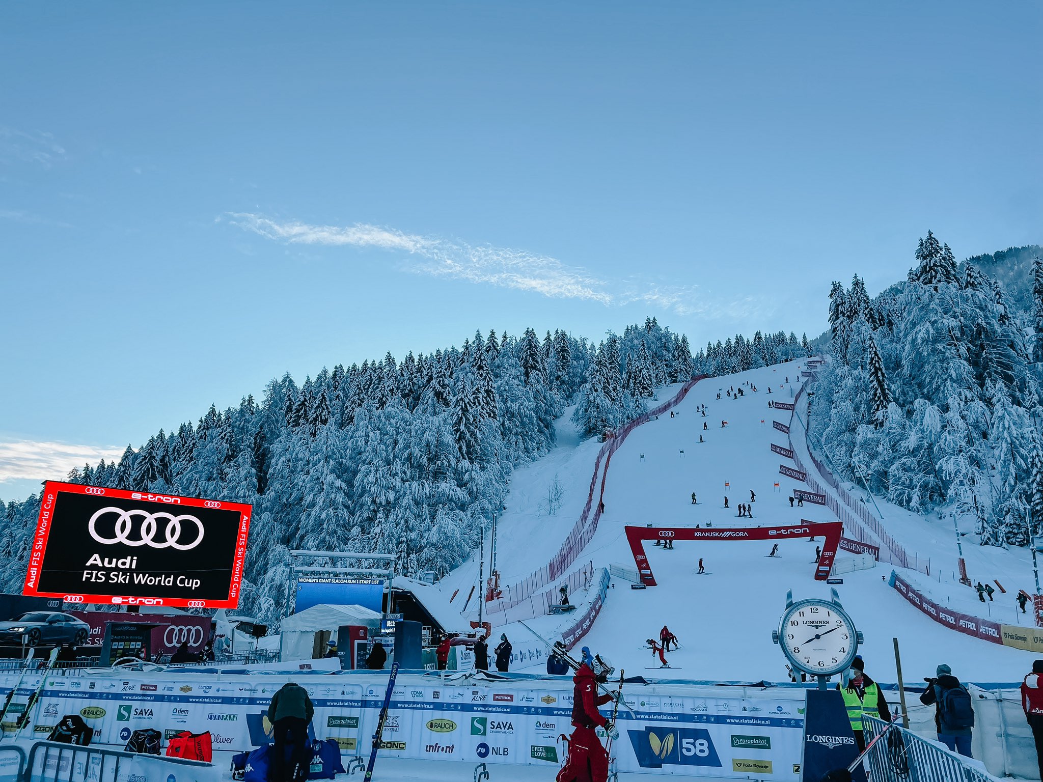 Na Zlati lisici danes še slalom s šestimi Slovenkami