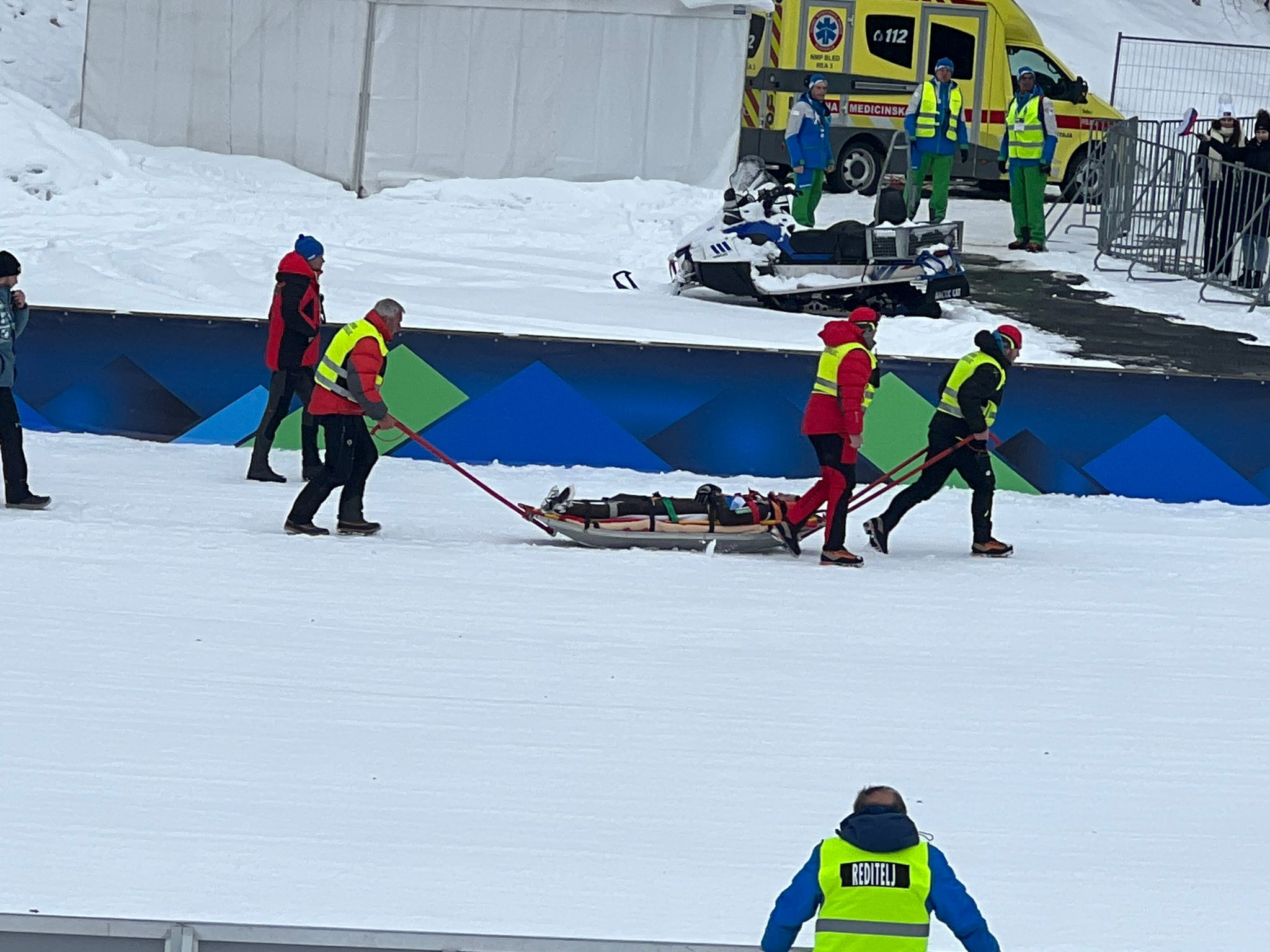 FOTO in VIDEO: Današnji trening v Planici zaznamoval grozljiv padec Petra Prevca