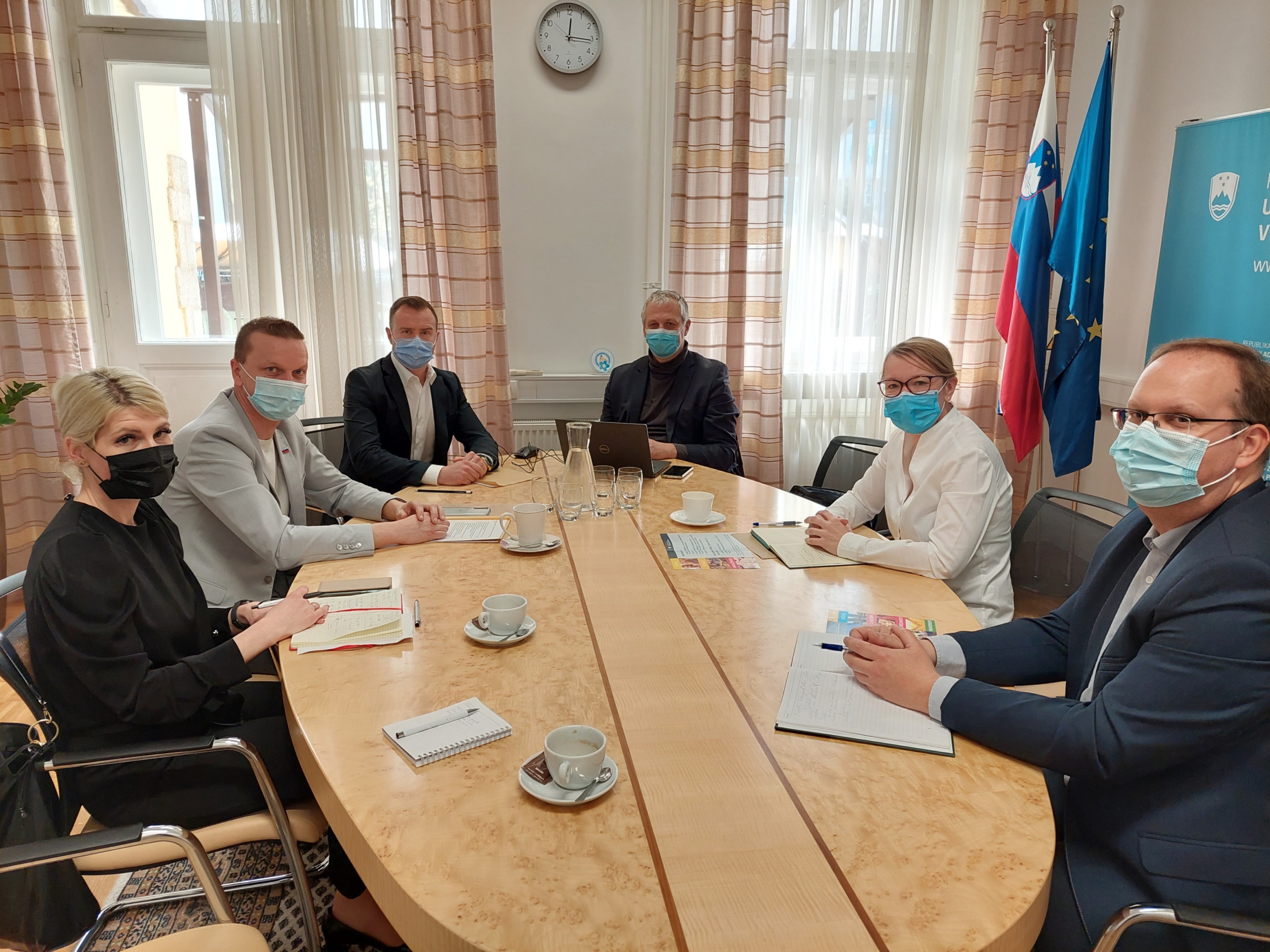 Vodenje novoodprtega demografskega sektorja prevzema Primc