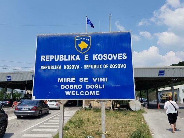 Kosovo uvedbo novih pravil na meji s Srbijo zaradi napetosti prestavilo