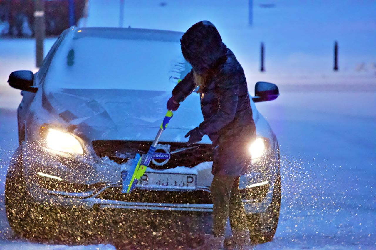 Ste vedeli, da je ogrevanje motorja na mestu prepovedano?