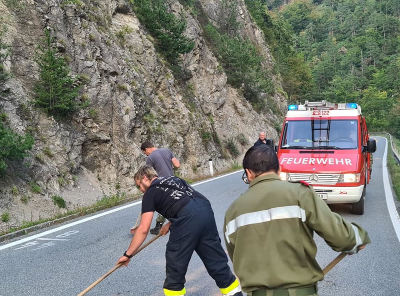 30-letni motorist umrl v prometni nesreči tik ob slovenski meji