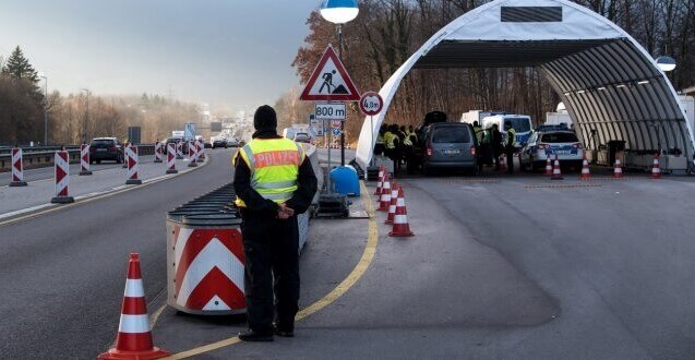 Policisti med redno kontrolo ustavili avtomobil in v njem naleteli na presenečenje