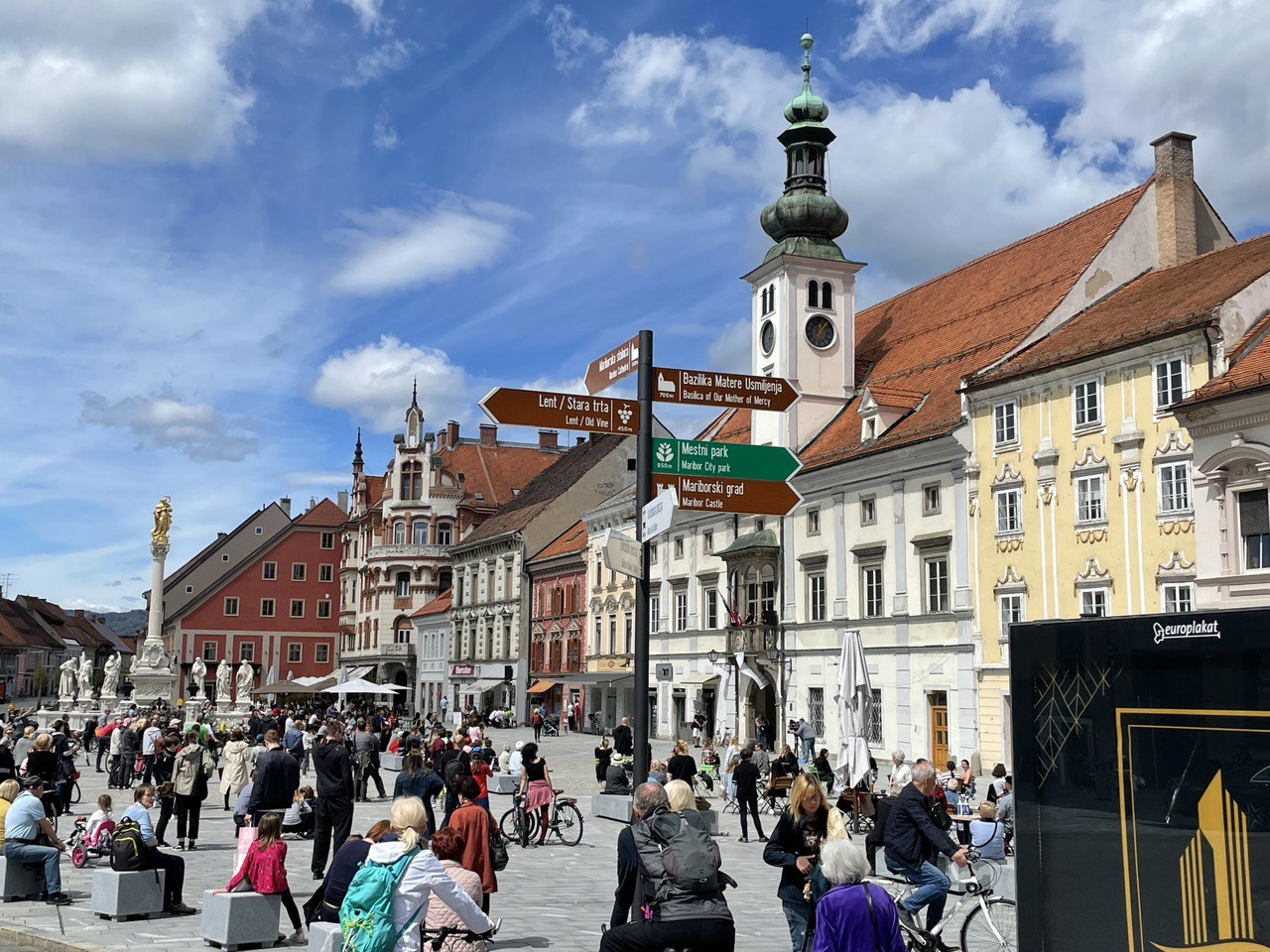 Večina Slovencev optimističnih glede življenja in prihodnosti države